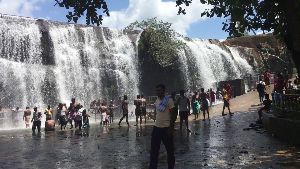 Tirparappu Waterfalls